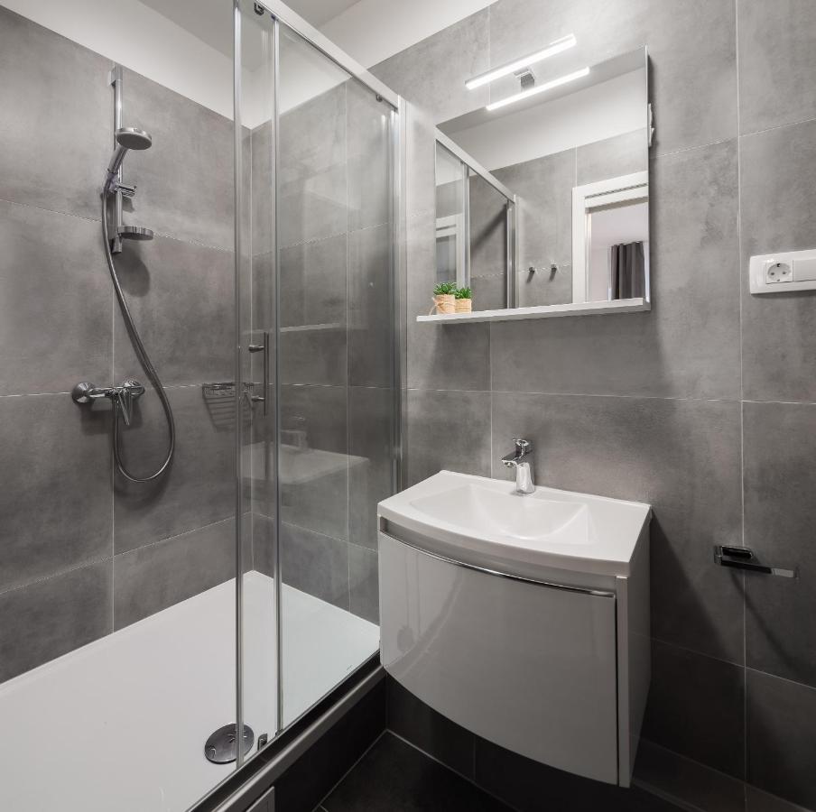 Luxury Studios & Room Five Split Exterior foto